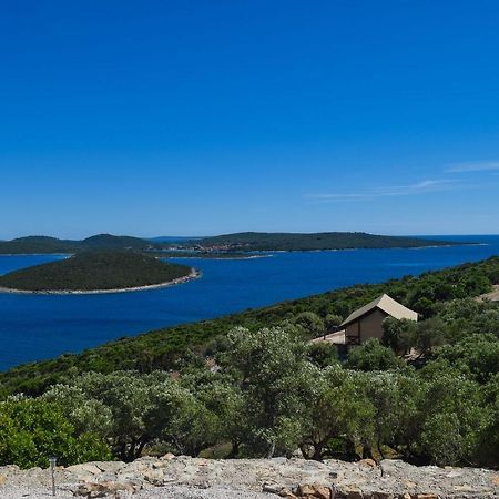 Glamping Tents And Mobile Homes Trasorka Veli Losinj Exterior photo