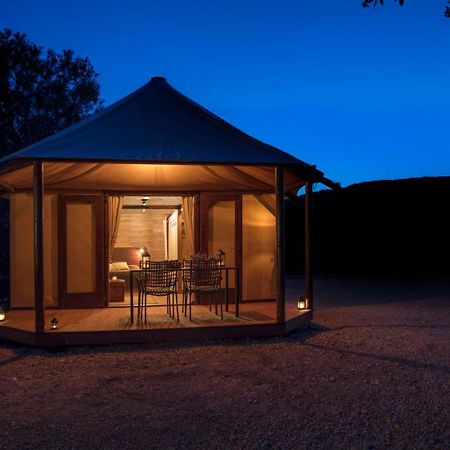 Glamping Tents And Mobile Homes Trasorka Veli Losinj Room photo