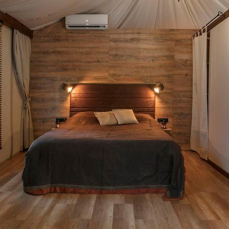 Glamping Tents And Mobile Homes Trasorka Veli Losinj Room photo