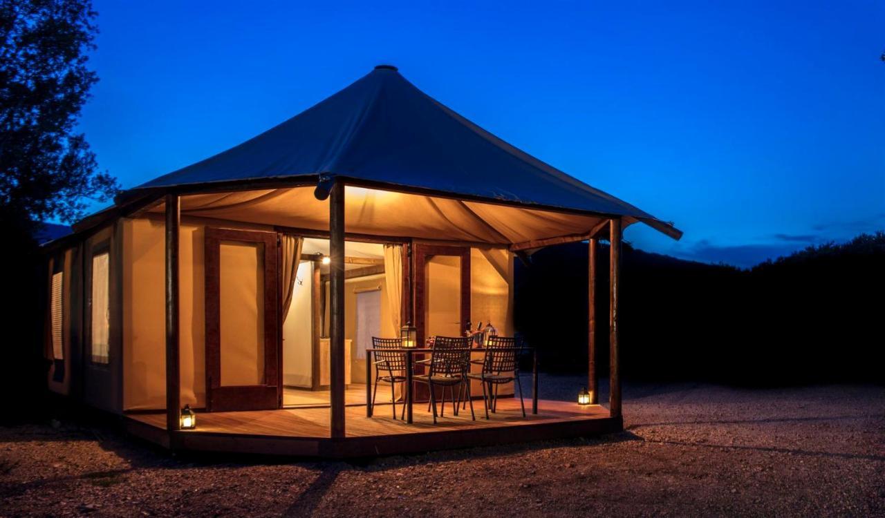 Glamping Tents And Mobile Homes Trasorka Veli Losinj Exterior photo