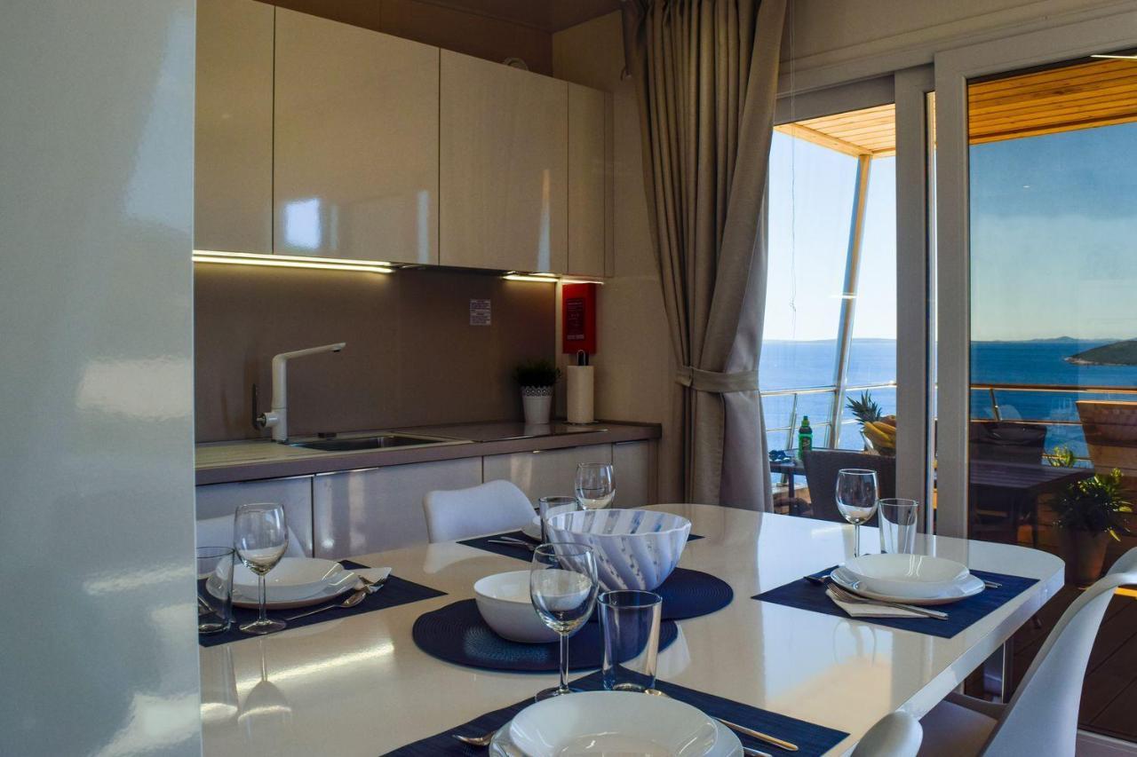 Glamping Tents And Mobile Homes Trasorka Veli Losinj Exterior photo