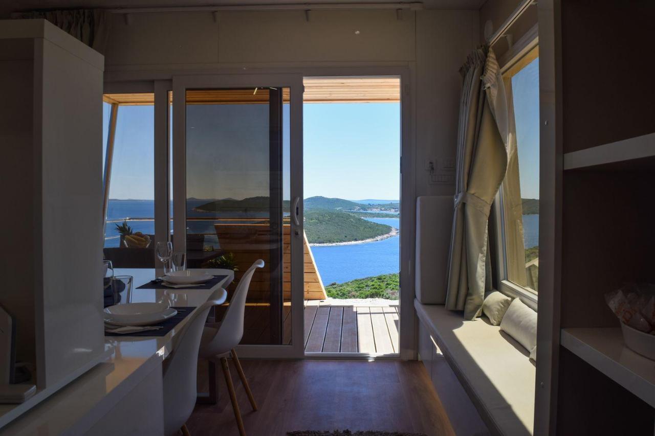 Glamping Tents And Mobile Homes Trasorka Veli Losinj Exterior photo