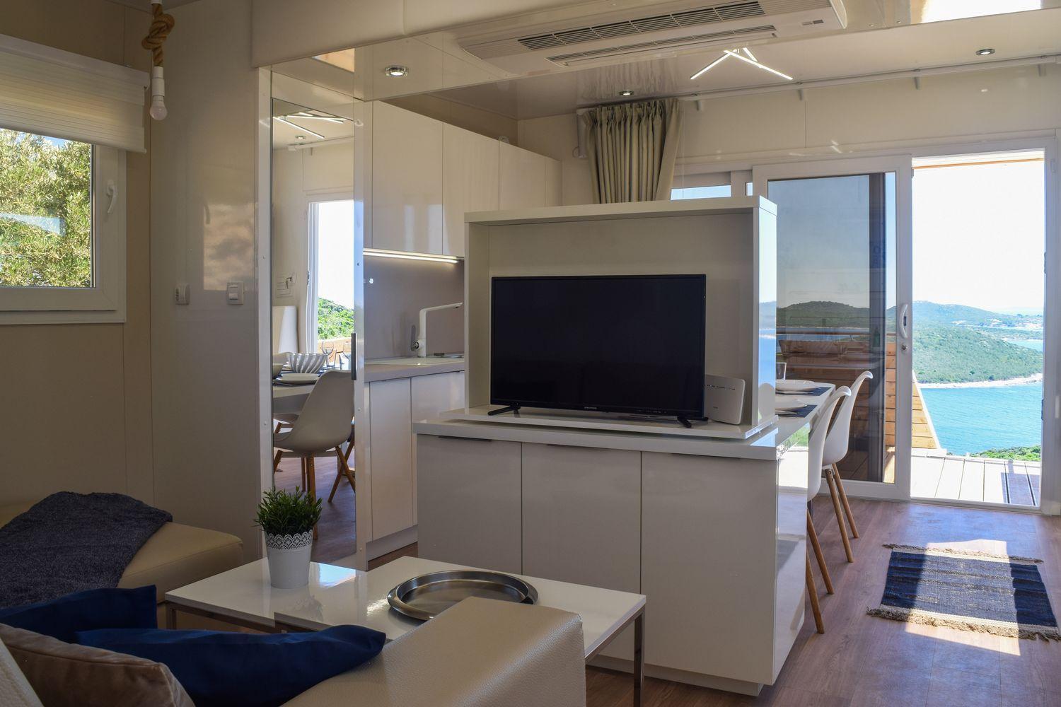 Glamping Tents And Mobile Homes Trasorka Veli Losinj Room photo