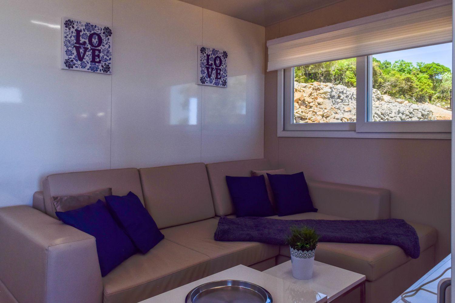 Glamping Tents And Mobile Homes Trasorka Veli Losinj Room photo