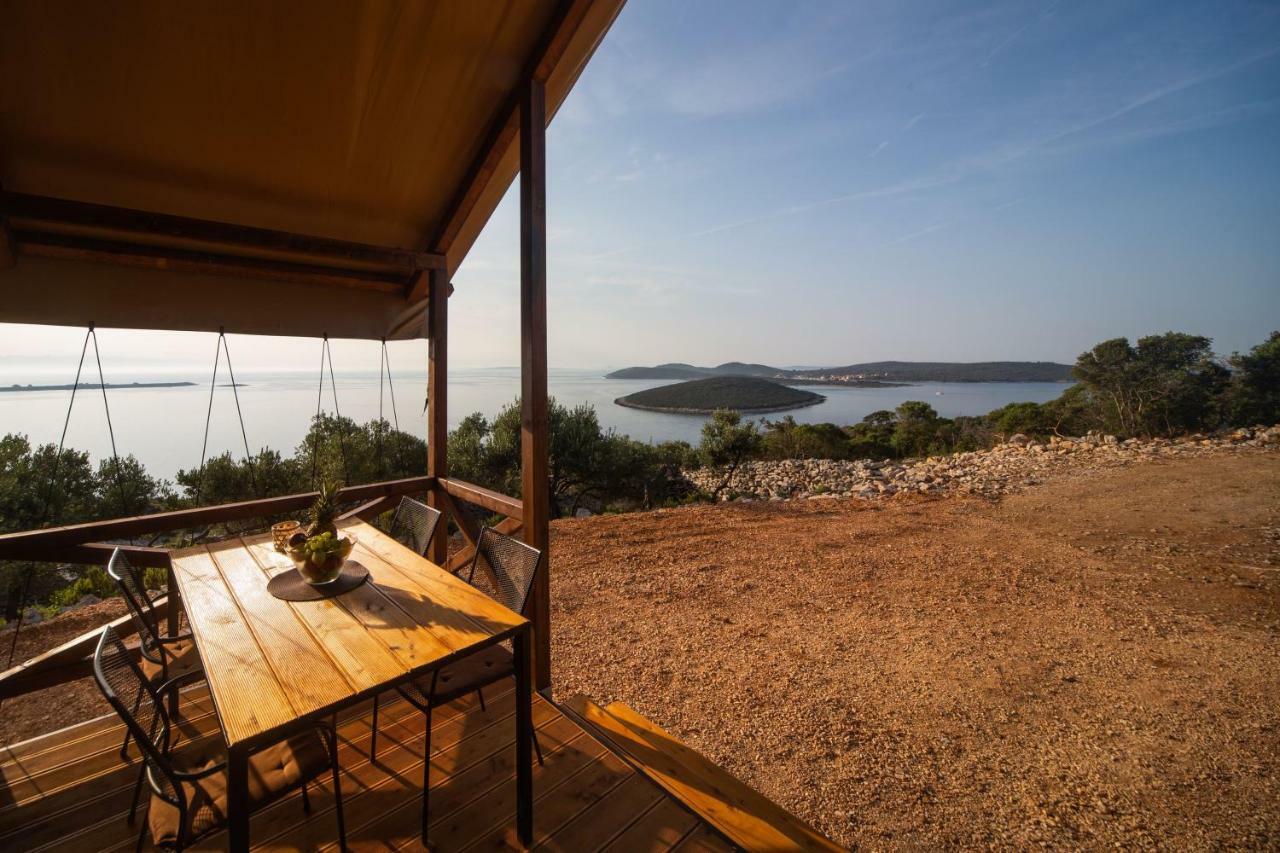 Glamping Tents And Mobile Homes Trasorka Veli Losinj Exterior photo