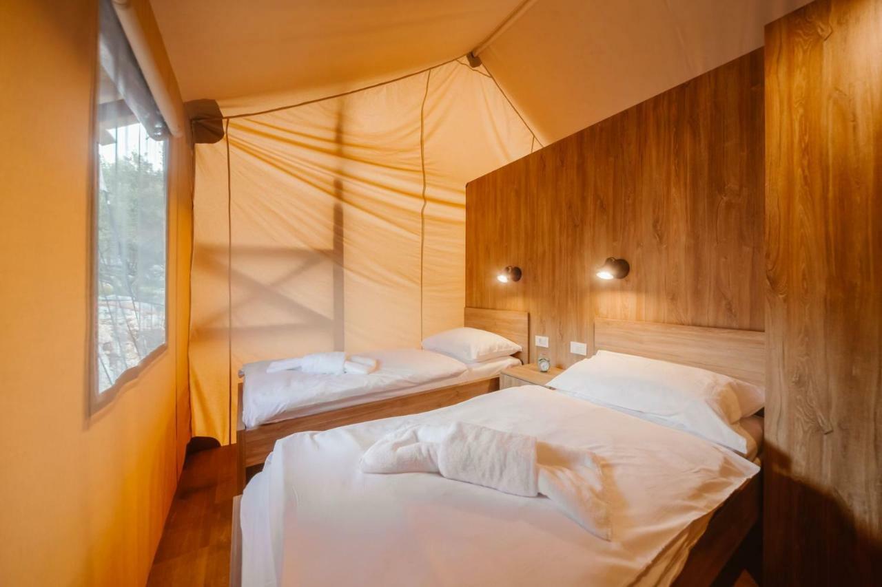 Glamping Tents And Mobile Homes Trasorka Veli Losinj Exterior photo